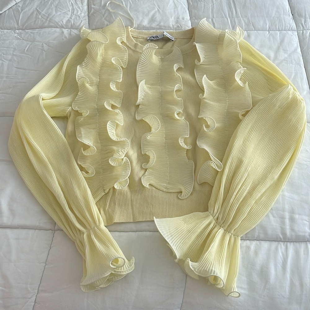 Gorgeous Zara Yellow Knit Top